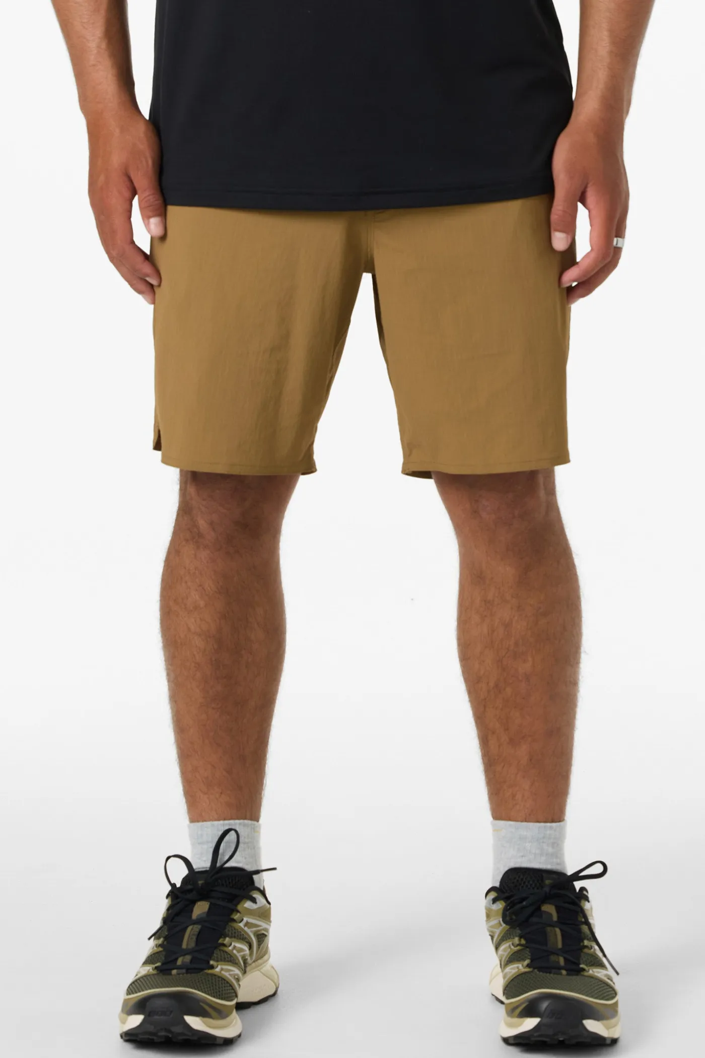 TRVLR Halfback 18" Hybrid Shorts